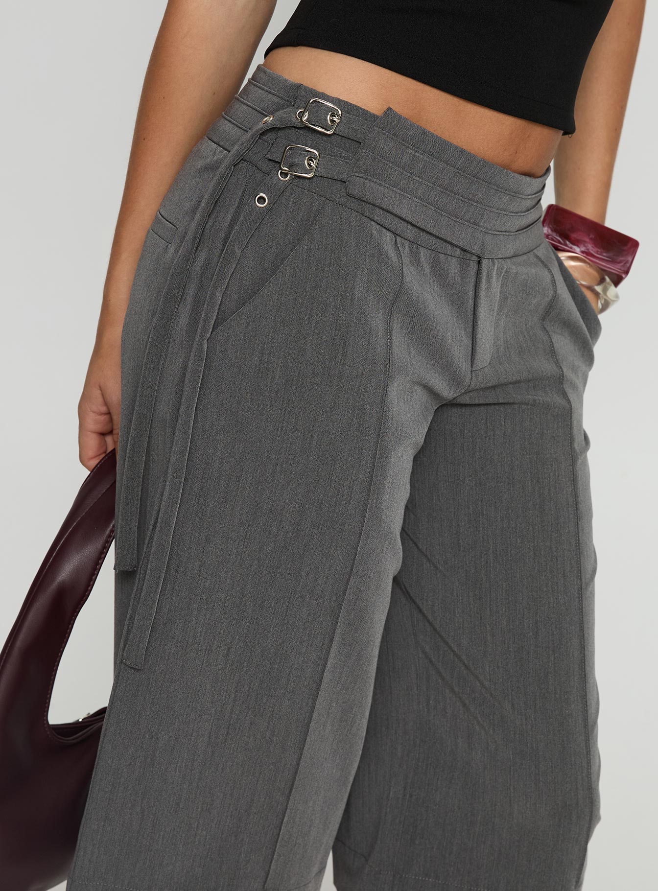 Rakelle 3/4 Tailored Shorts Dark Grey - Image 6
