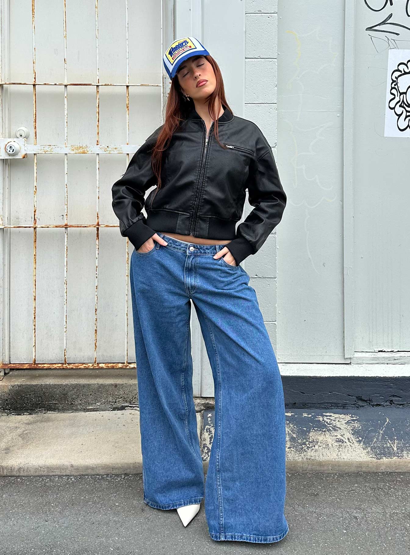 Ramos Low Rise Wide Leg Jeans Mid Blue Wash - Image 4