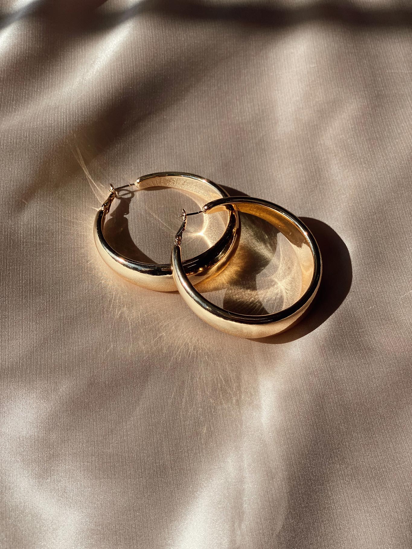 Raskin Hoop Earrings Gold - Image 2