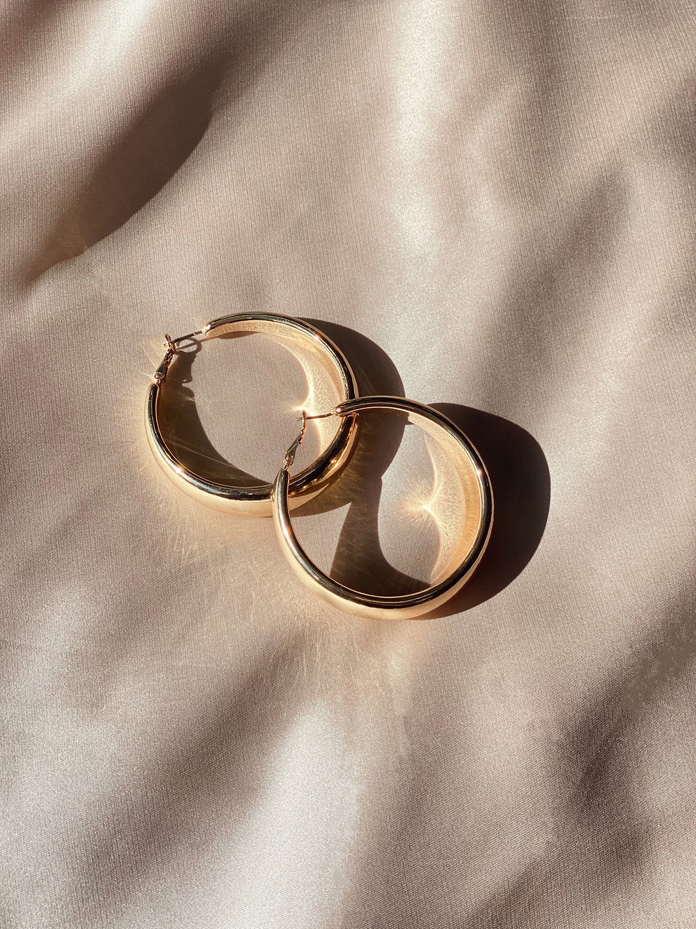 Raskin Hoop Earrings Gold - Image 3