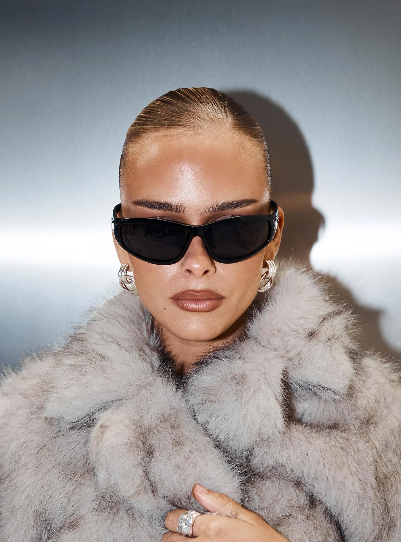 Rave On Sunglasses Black - Image 12