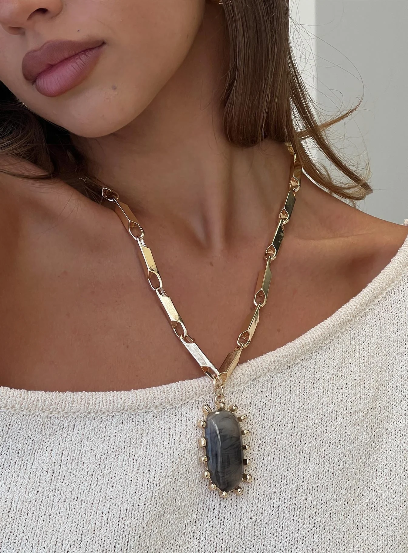 Read Your Mind Pendant Necklace Gold - Image 4