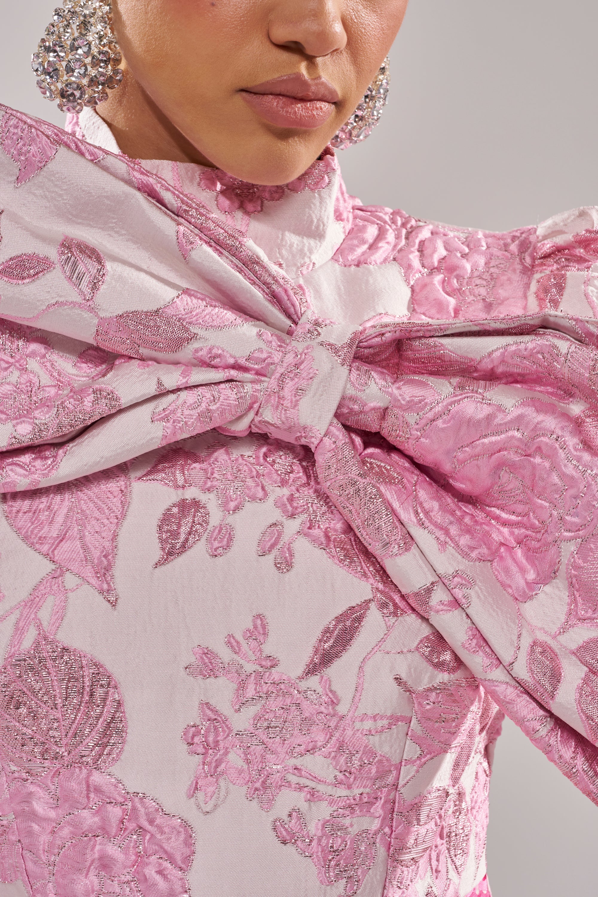 RENAISSANCE TWO-TONE BROCADE MINI DRESS IN PINK - Image 5