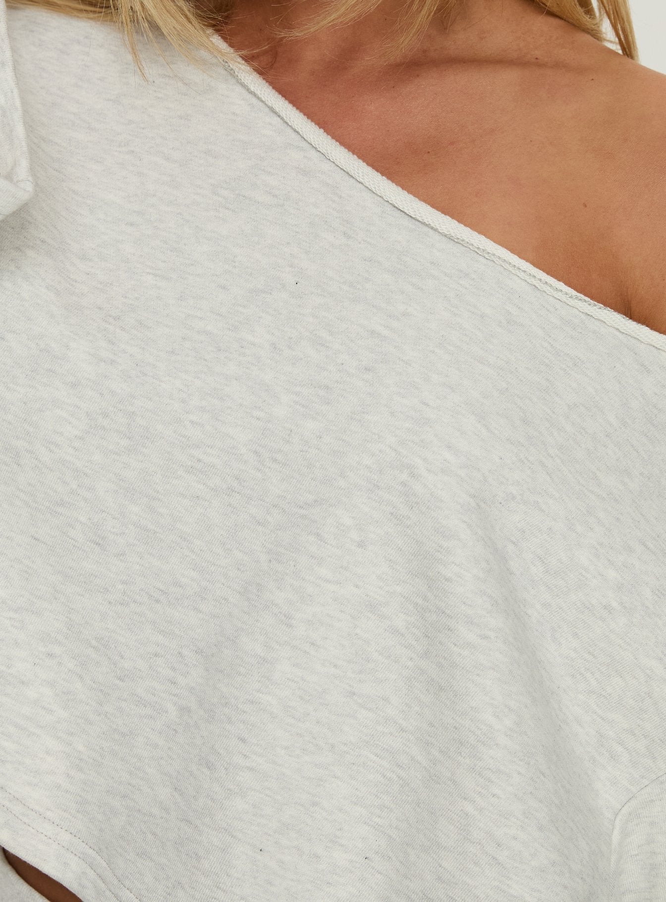 Retreat Raw Edge Off Shoulder Jumper Snow Marle - Image 6