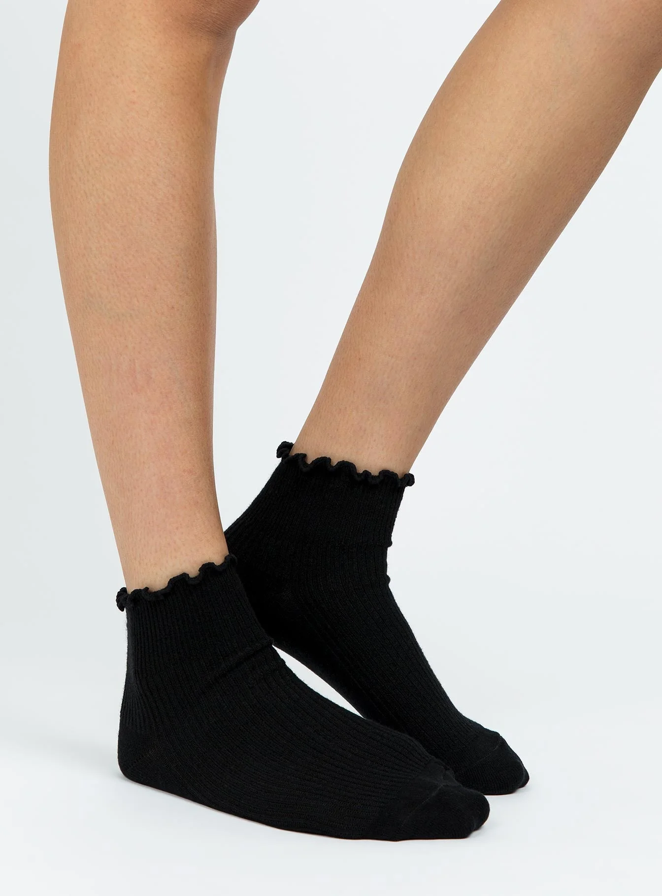 Ribbed Ruffle Socks Black - Image 3