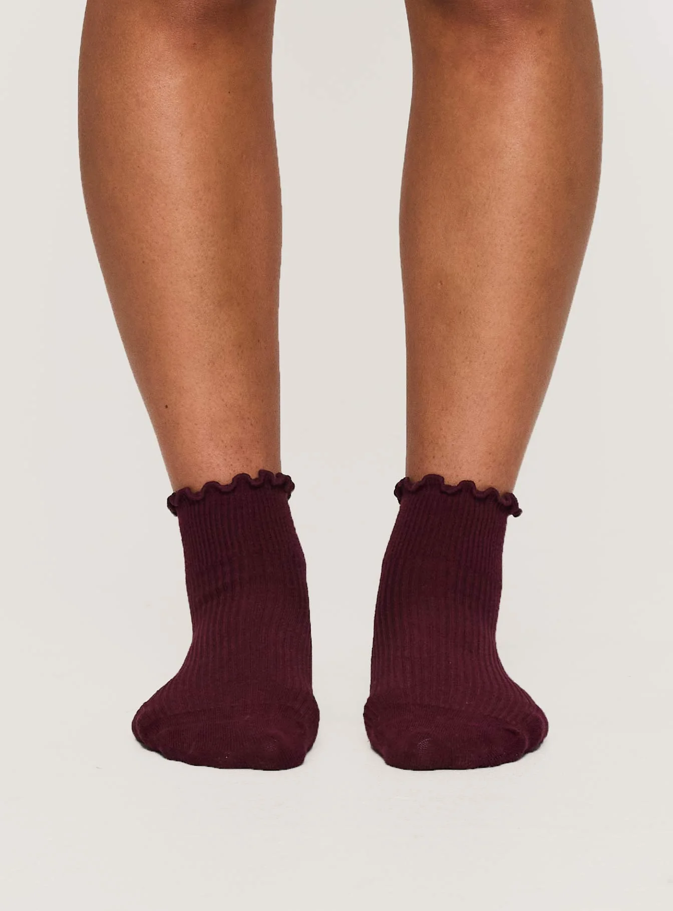 Ribbed Ruffle Socks Burgundy - Image 2
