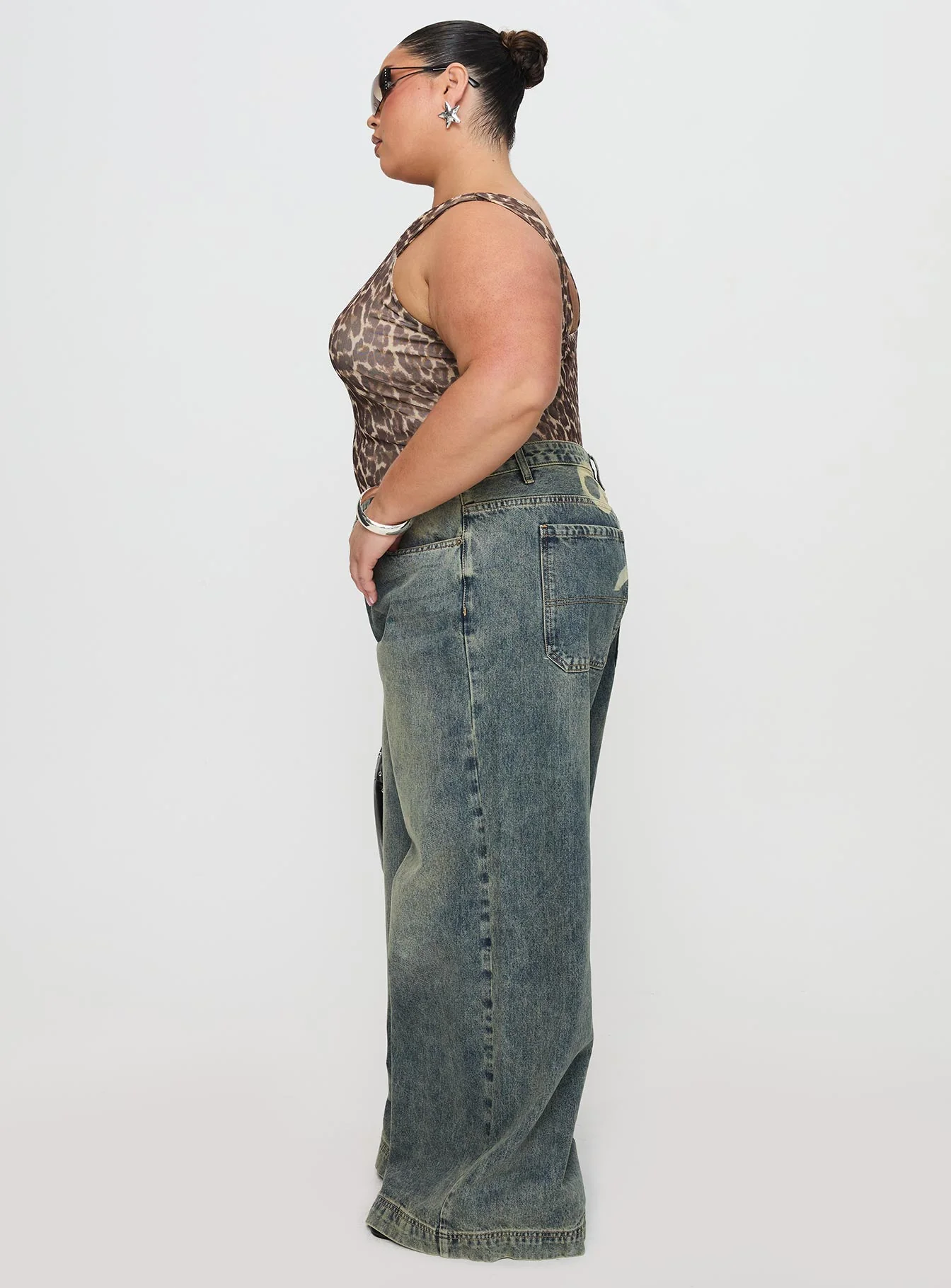 Ribbon Stamp Low Rise Wide Leg Jeans Antique Wash Curve - Image 4