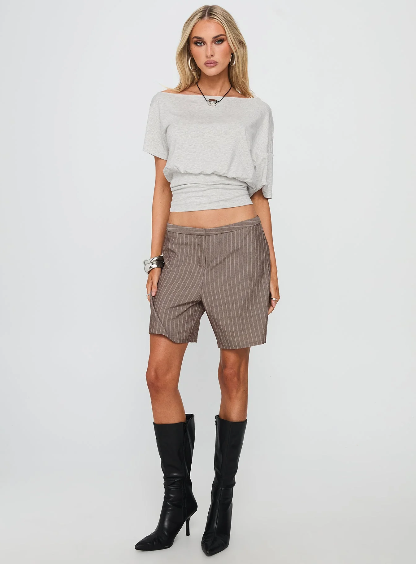 Sarun Short Pinstripe Brown - Image 3
