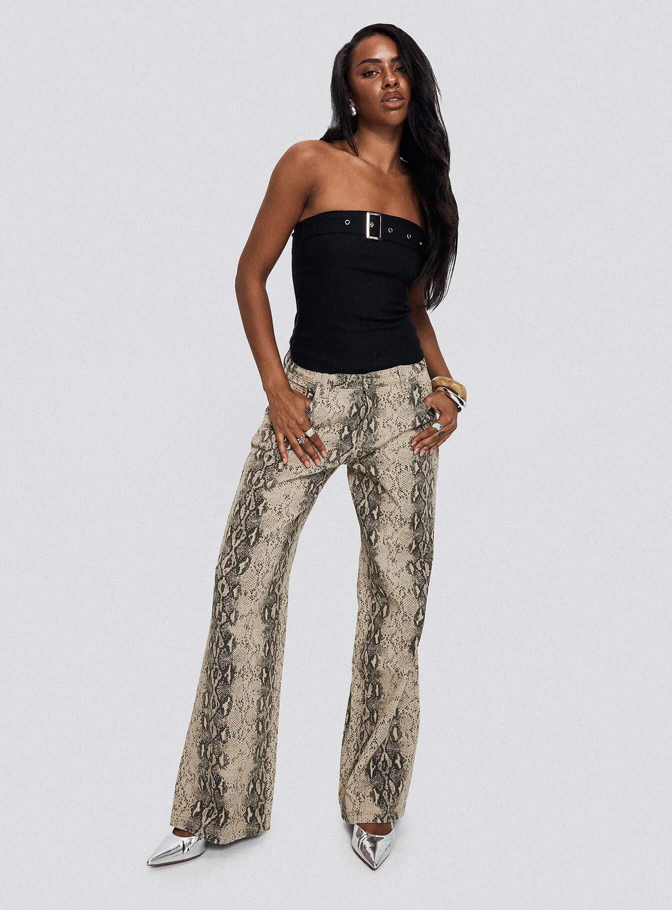 Satellite Strapless Buckle Detail Top Black - Image 8
