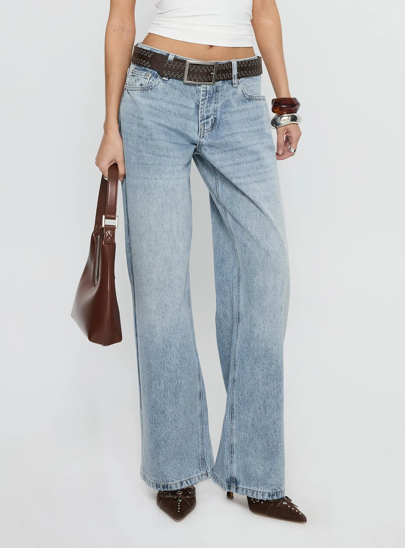 Serenitia Mid Rise Straight Leg Jeans Light Wash - Image 2