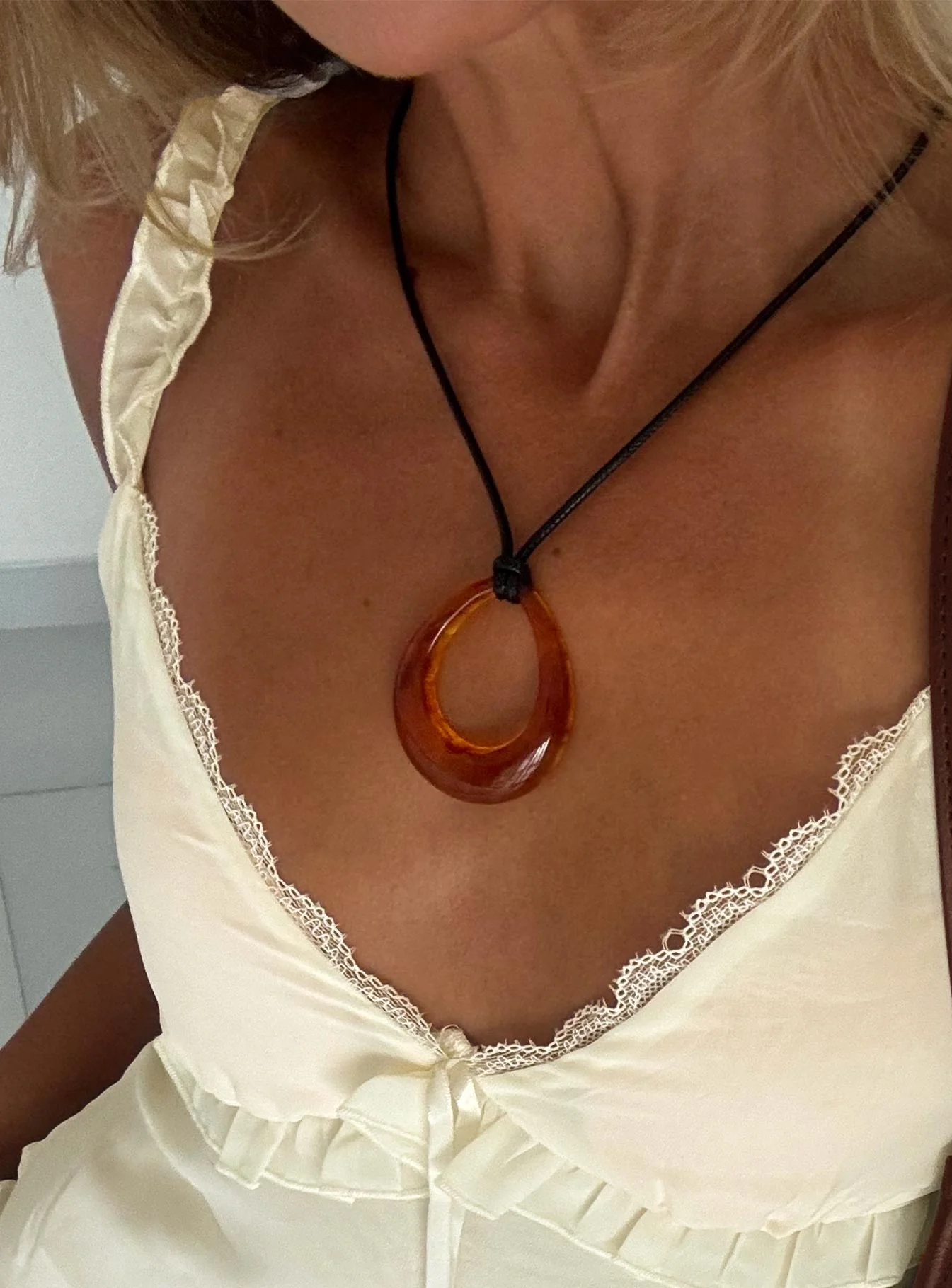 Shaylan Necklace Black - Image 4