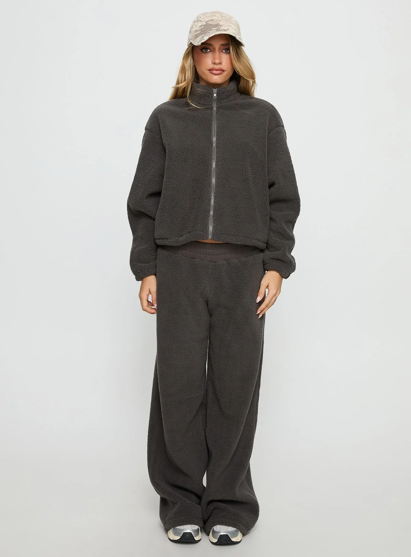 Siberia Fleece Track Pant Charcoal - Image 7