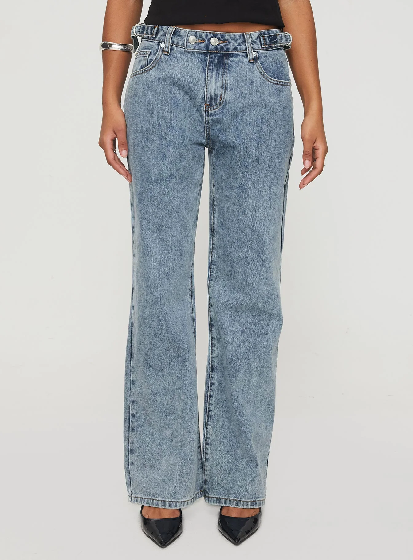 Sidle Low Rise Straight Leg Jeans Light Wash - Image 2