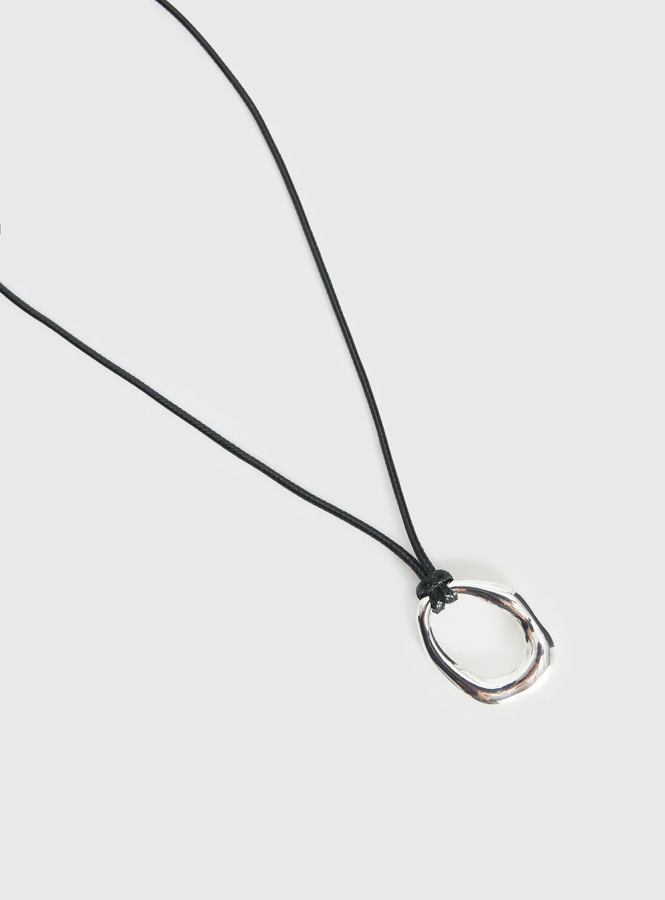Star Quality Pendant Necklace Black / Silver - Image 3