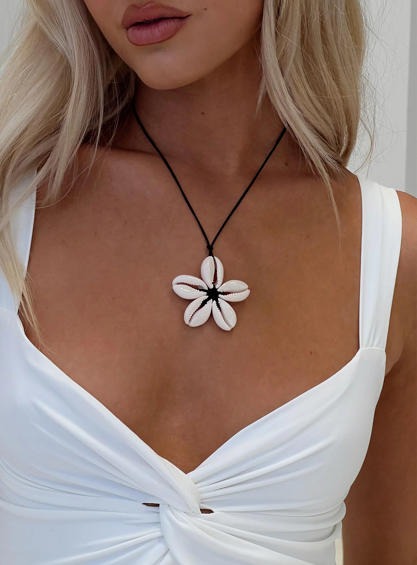 Teardrops Shell Necklace Multi - Image 4