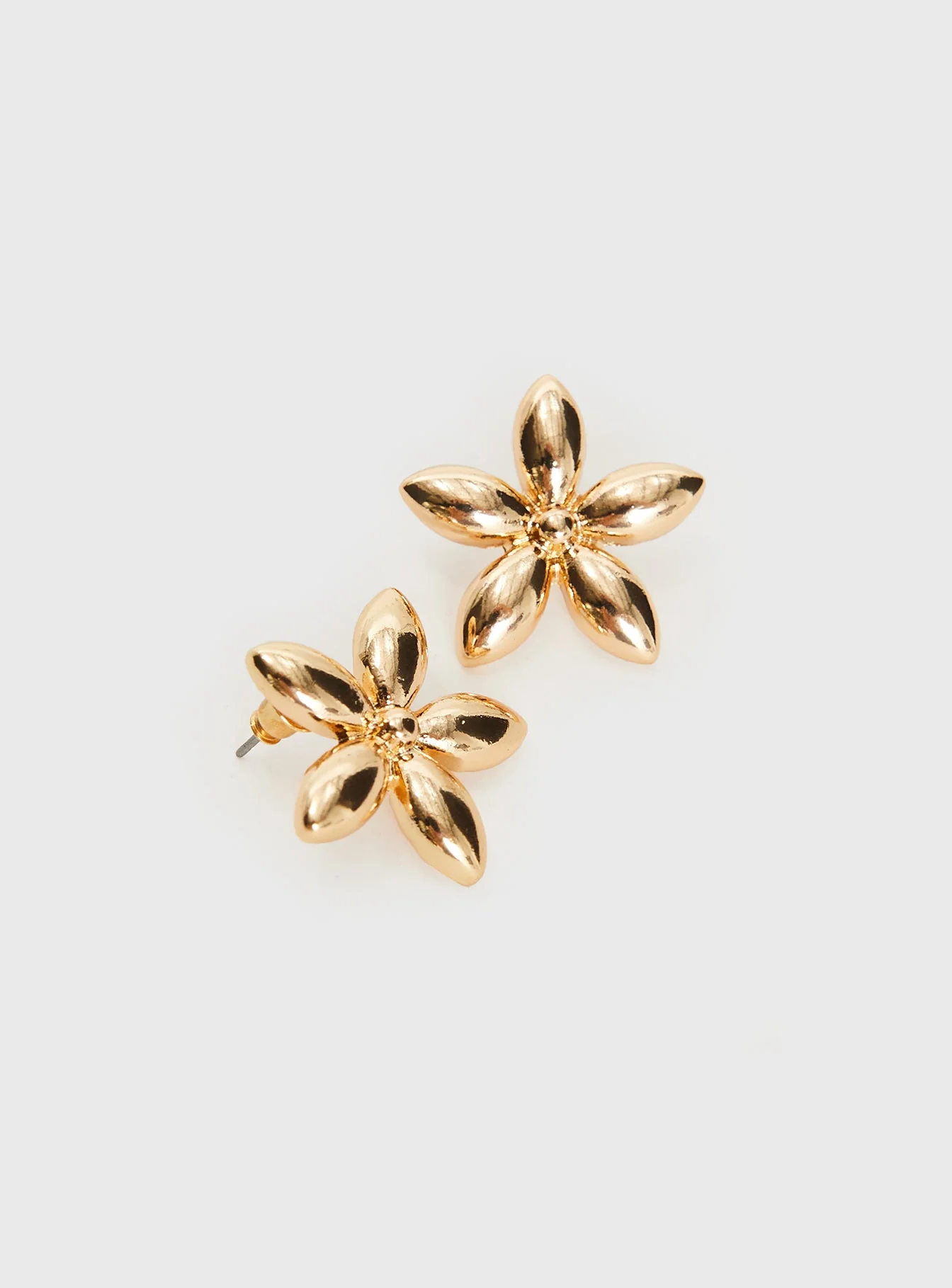 Torquil Earrings Gold - Image 3