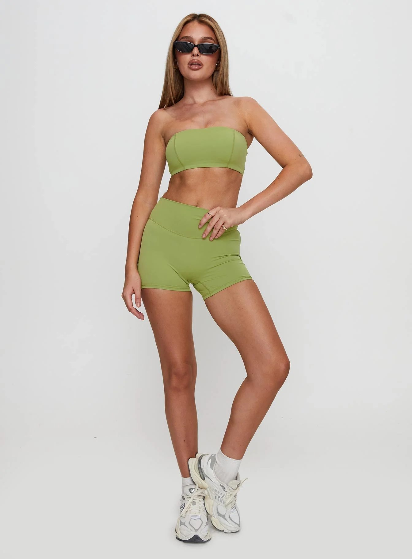 Touchdown Active Contour Short Green - Image 3