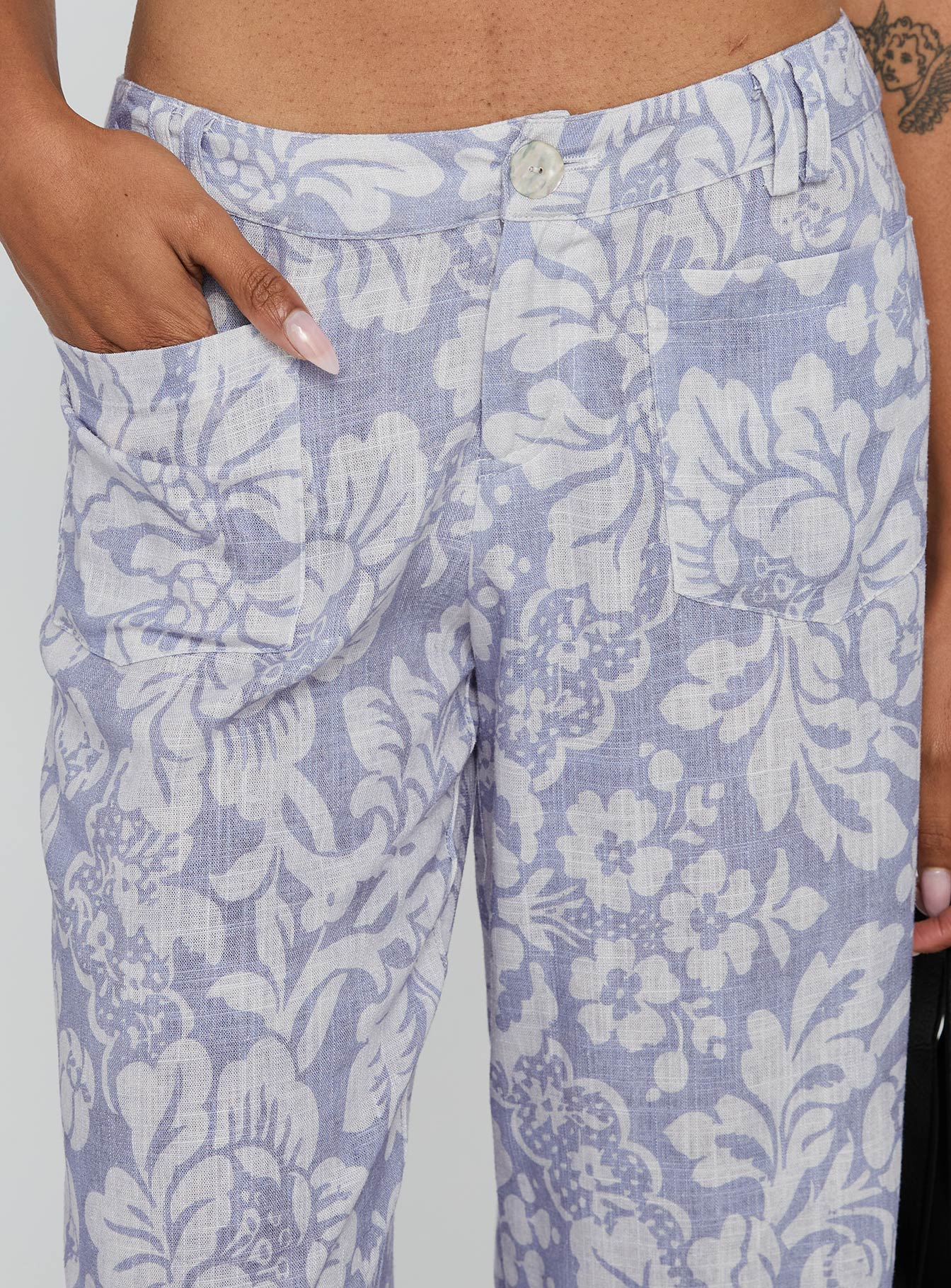 Vendi Low Rise Pant Lilac Floral - Image 6