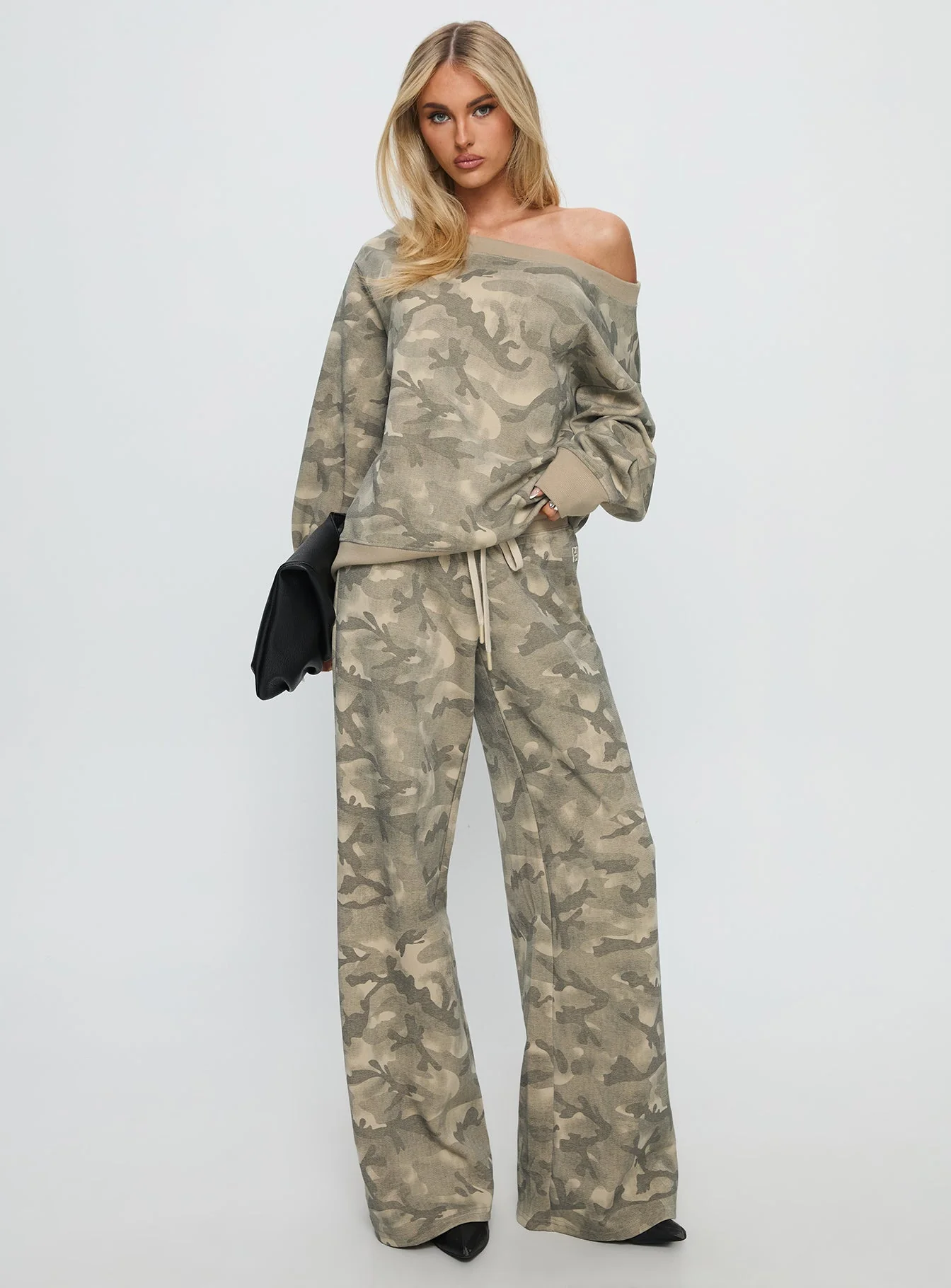 Wellness Off The Shoulder Jumper Washed Camo - Image 3