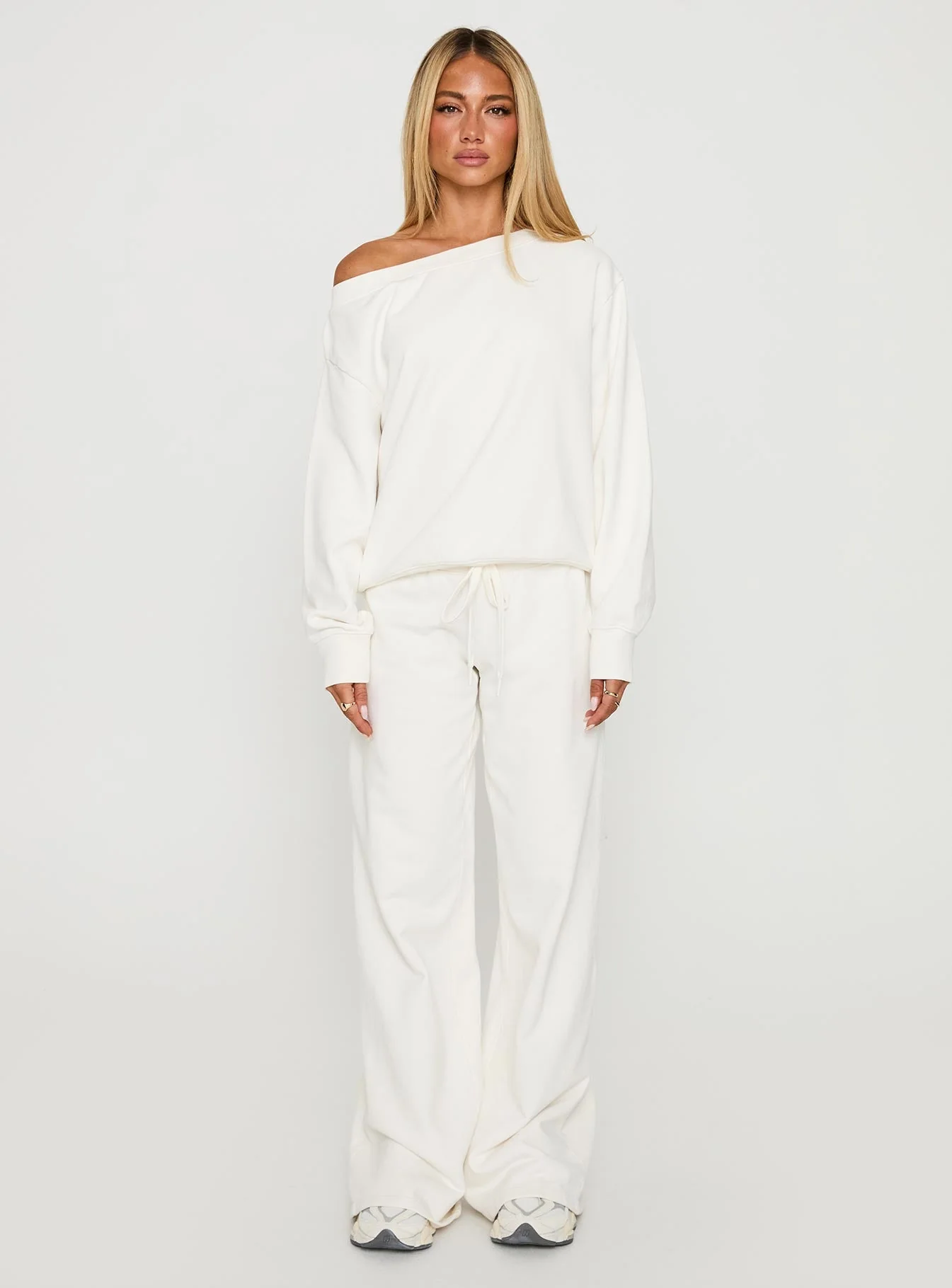 Wellness Off The Shoulder Jumper Washed White - Image 7