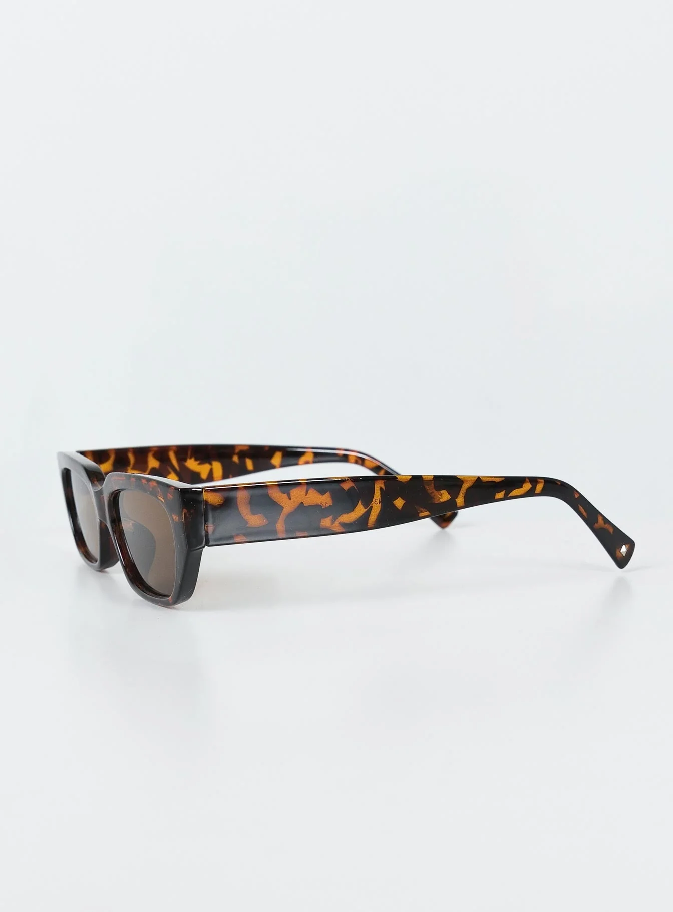Winnick Sunglasses Tort - Image 3