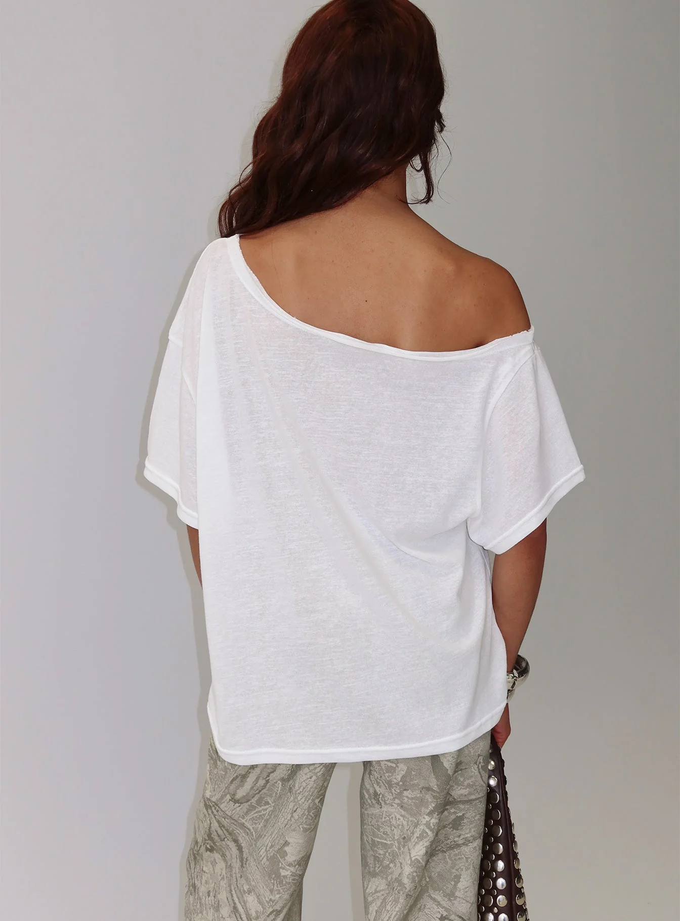 Winny Off Shoulder Tee White - Image 4