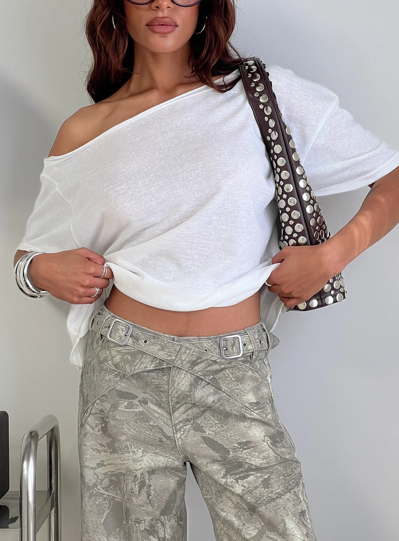 Winny Off Shoulder Tee White - Image 5