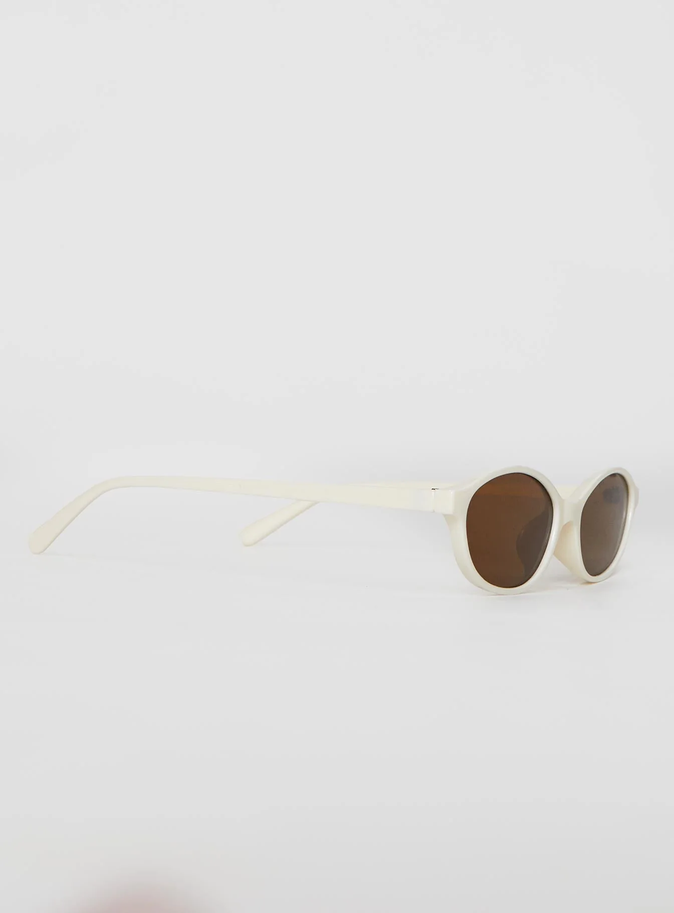 Wonderful World Sunglasses Ecru - Image 3